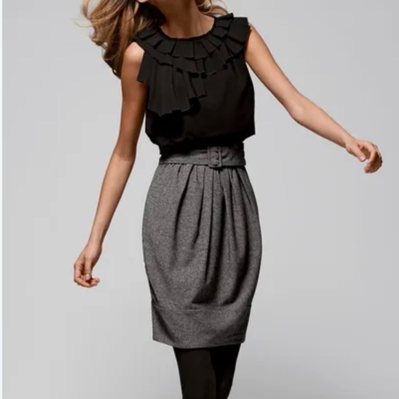 RED Valentino Dresses & Skirts - Red Valentino Dress Pleated Layered Womens Size 2 Black Ruffle Collar Wool Blend